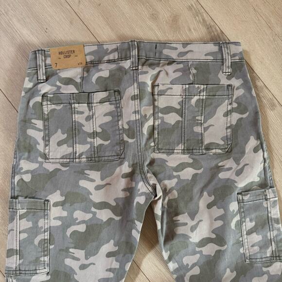 Hollister Camouflage Skinny Slightly Cropped Skinny Cargo Jean with Ankle Zips 7 - Picture 5 of 8